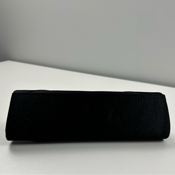 NWT Evening satin clutch with chain - Picture 4 of 7